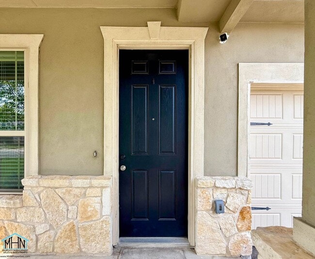 Building Photo - Exceptionally Elegant 2 Story 5-Bedroom 3.5-Bath Home in Converse!