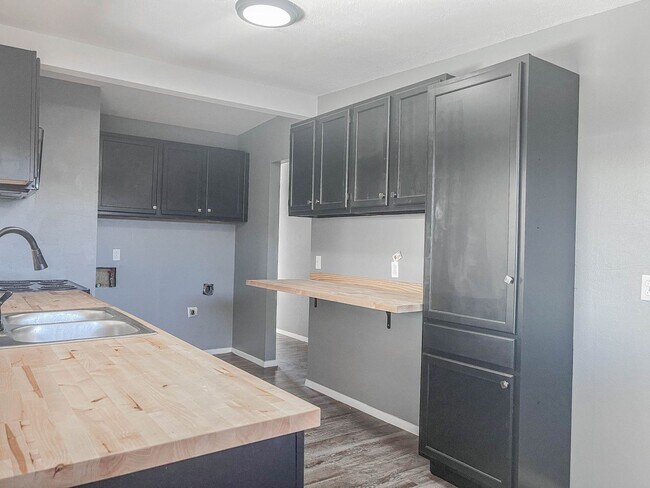 Building Photo - 2505 47th St