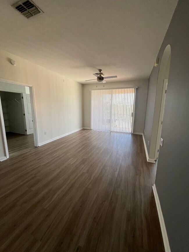 Building Photo - Stunning 3-Bed / 2-Bath Condo in Hunters Creek – Prime Orlando Location