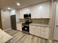 Building Photo - 1814 E Randall Dr