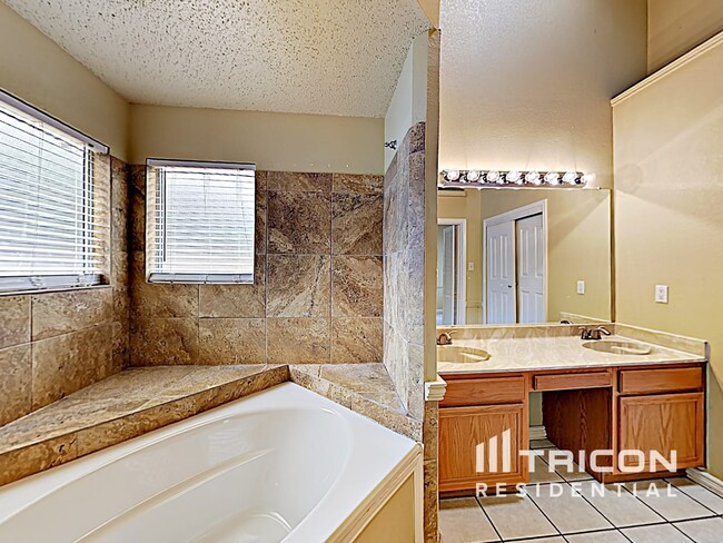 Building Photo - 6901 Driffield Cir