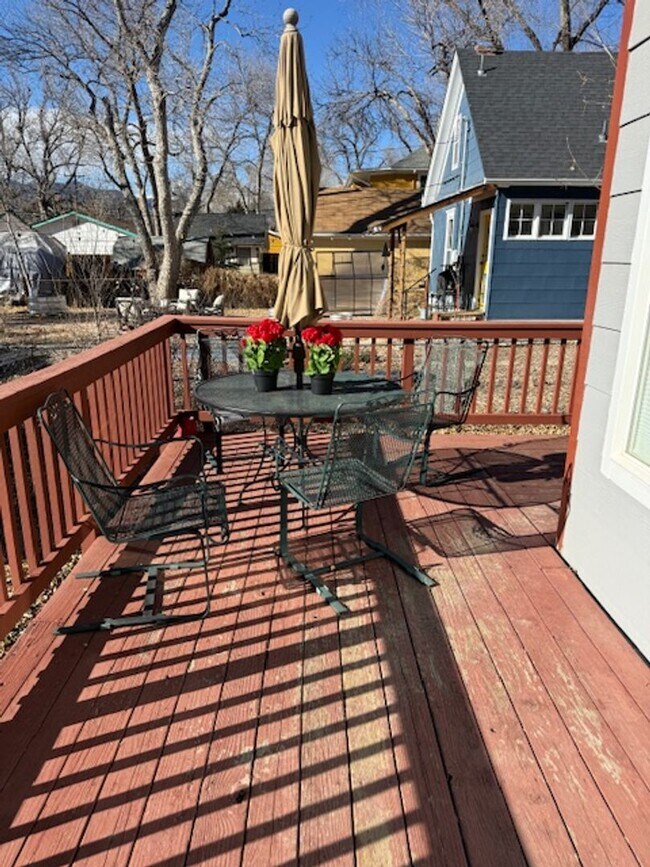 Building Photo - *West side charmer completely remodeled, mid century flare!