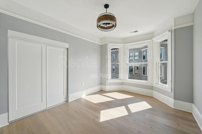 Building Photo - 1192 Pacific Ave