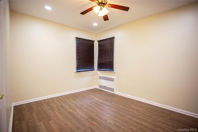 Building Photo - 193 Nassau Blvd