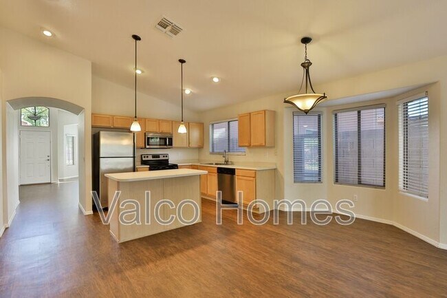 Building Photo - 6450 W Saddlehorn Rd