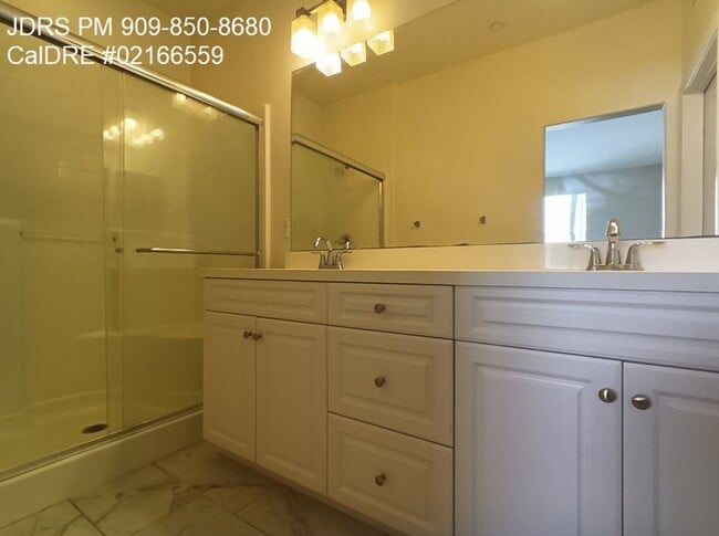 Building Photo - Upland 3 Bedroom Condo