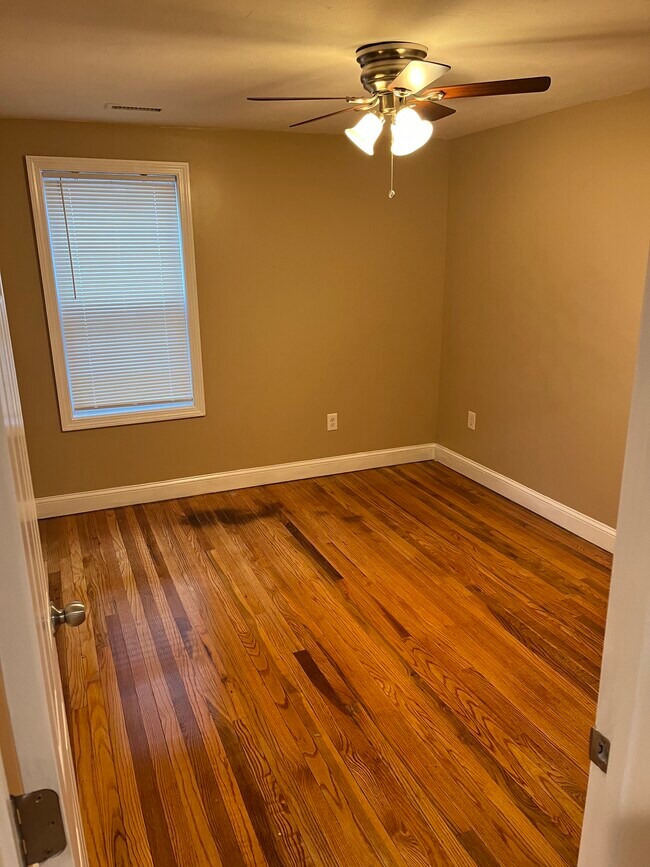 Bed #2 - 17 Shamrock St