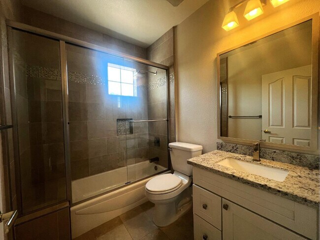 Building Photo - 6041 Assisi Ct