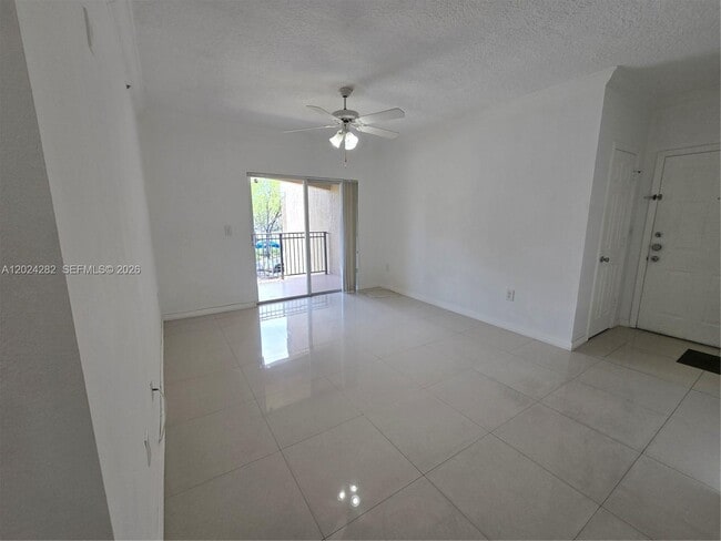 Building Photo - 220 SW 116th Ave