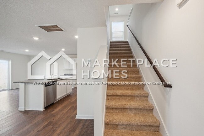 Building Photo - 227 Belle court