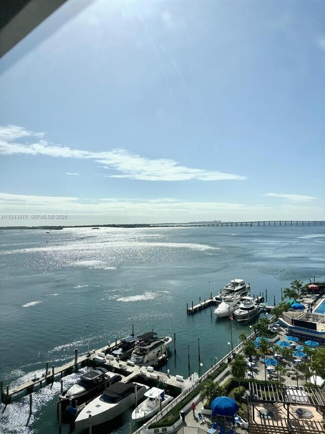 Building Photo - 801 Brickell Bay Dr