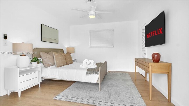 Building Photo - 151 SE 9th Ct