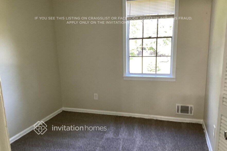 Building Photo - 3405 Estes Park Dr SW