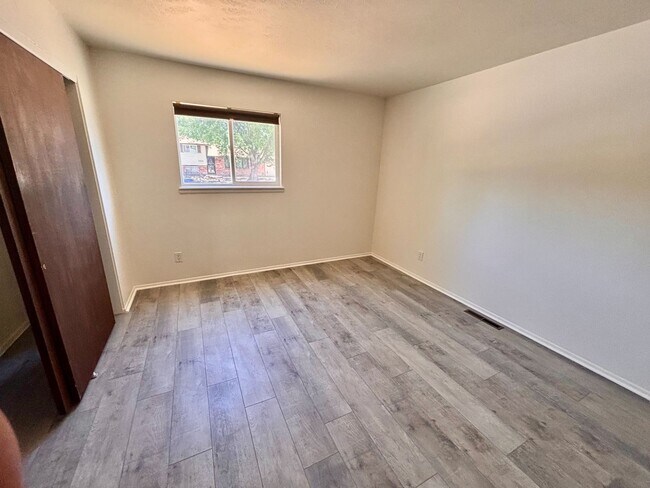 Building Photo - Spacious 4-Bedroom Home in Central Colorado Springs