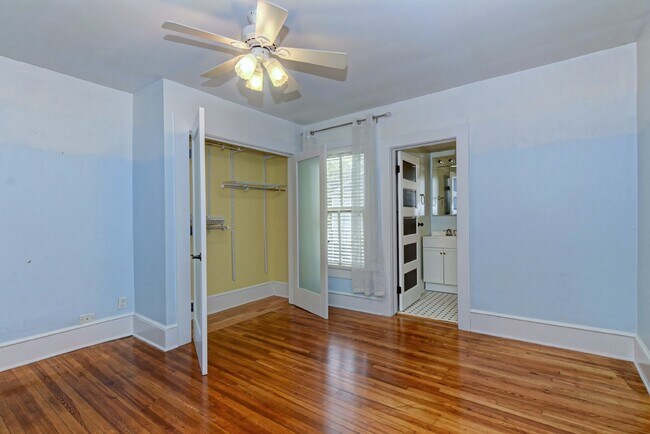 Building Photo - 2Br/2Bth House Walking Distance to Carolin...