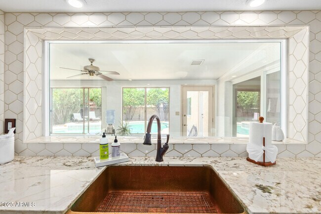 Building Photo - 2118 E Pebble Beach Dr
