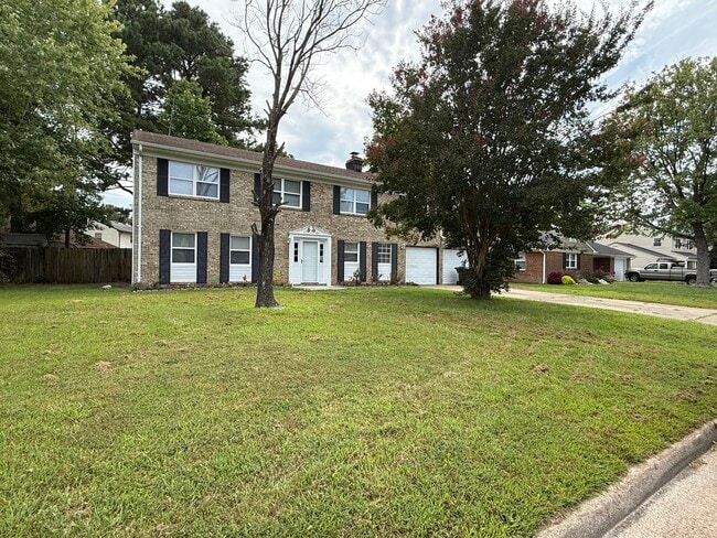 Primary Photo - 3784 Strathmoor Cir