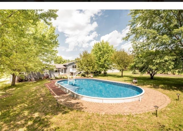 Building Photo - 1712 Cranberry Ln NE