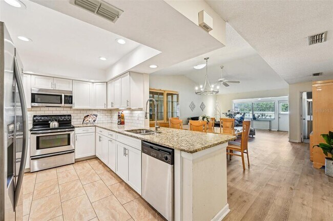 Building Photo - 7245 Wood Creek Dr