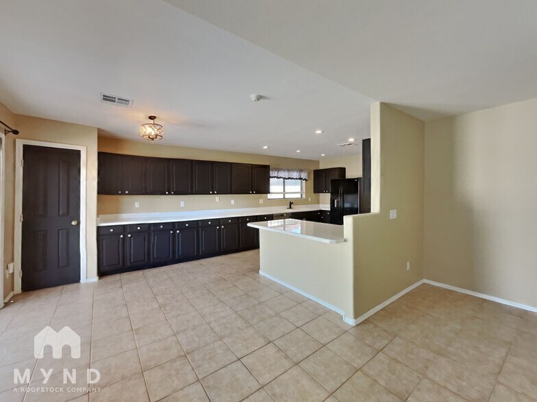 Building Photo - 672 W Barrus St