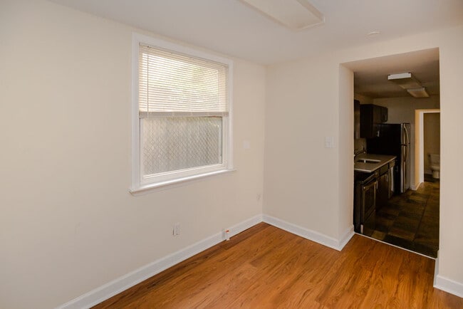 Building Photo - 415 W Armitage Ave