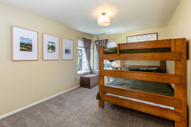 Building Photo - 63055 Yampa Way