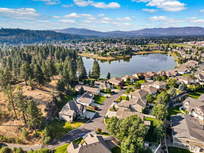 Building Photo - Dream Home At Shelley Lake