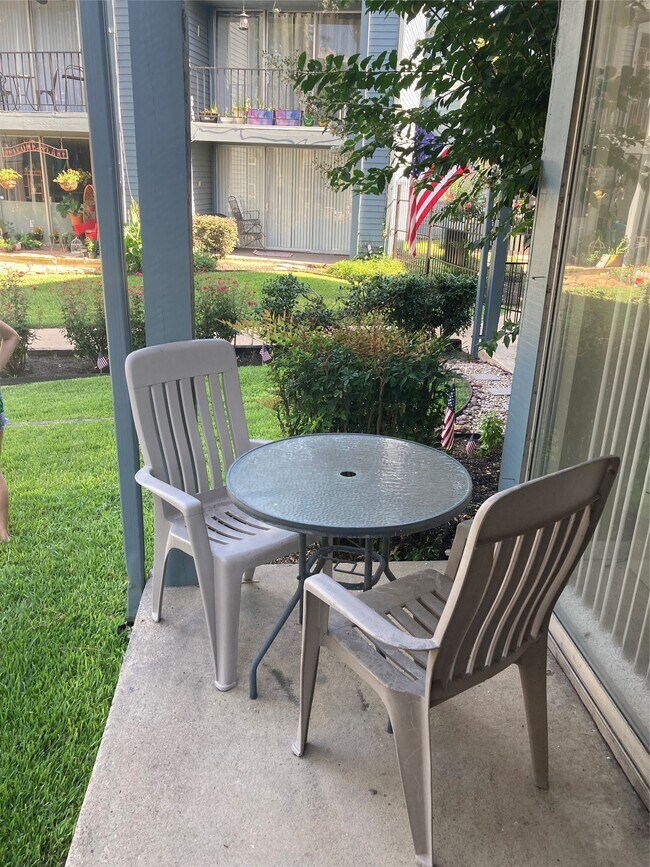 Building Photo - 12500 Melville Dr