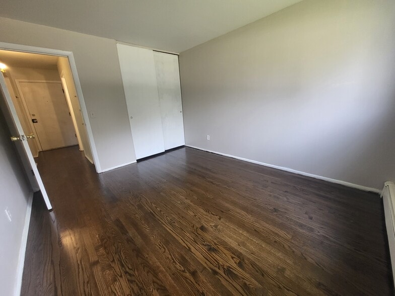 Building Photo - 205 Marian Pkwy