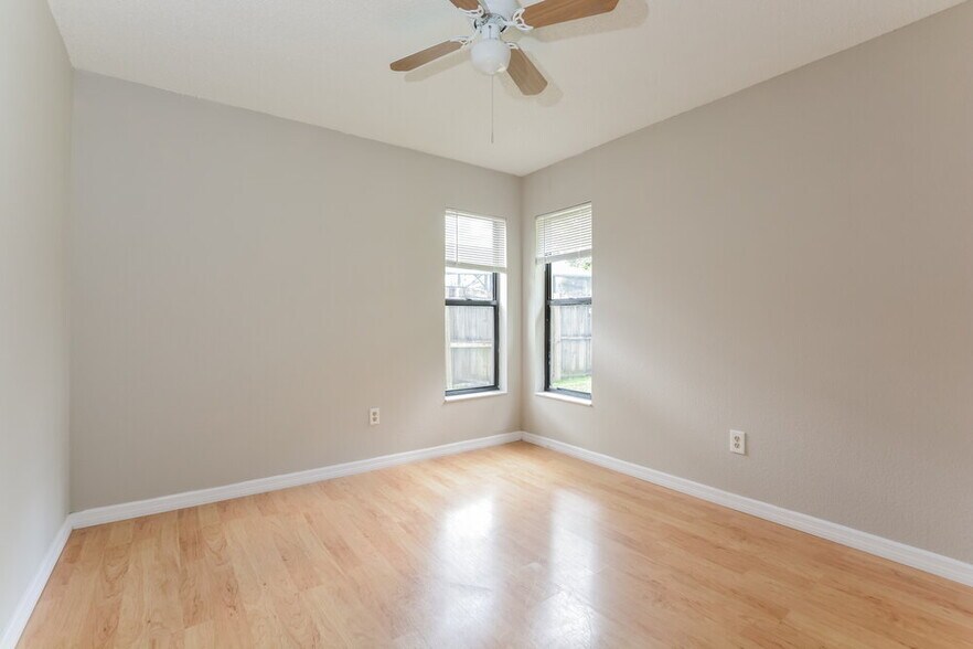 Building Photo - 1058 Dees Dr