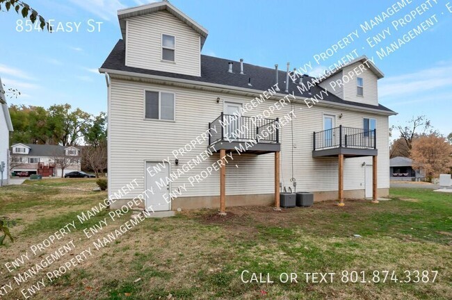 Building Photo - Comfortable 3 Bed - 2 Bath - Pet-Friendly ...