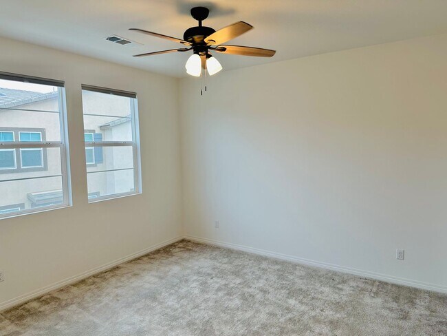 Building Photo - Newly Built 3 Bed Condo for Rent in Winche...
