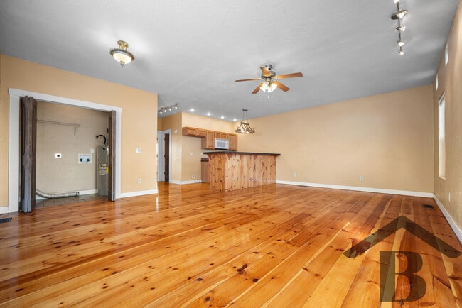 Building Photo - 1543 S Tuscany Ct