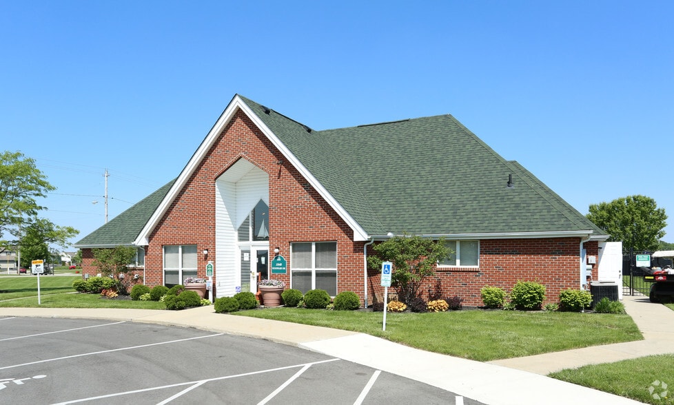 Leasing Office - Charter Club Apartment Homes
