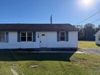 Building Photo - Nice 2 bedroom, 1 bath duplex