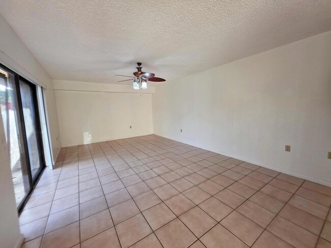Building Photo - 832 Blue Ridge Cir