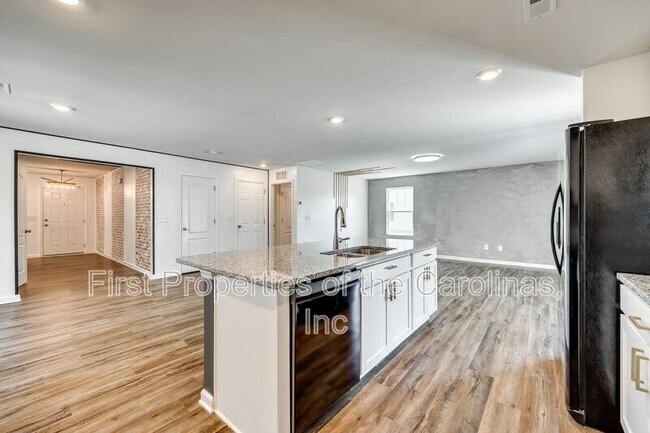 Building Photo - 1131 Ava Trail Ln