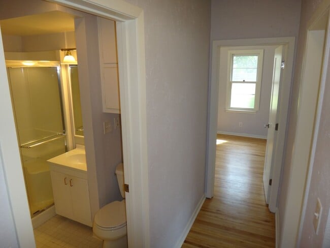 Building Photo - 3br/2ba Linden Hills Charmer - Great Location, Professional Management!