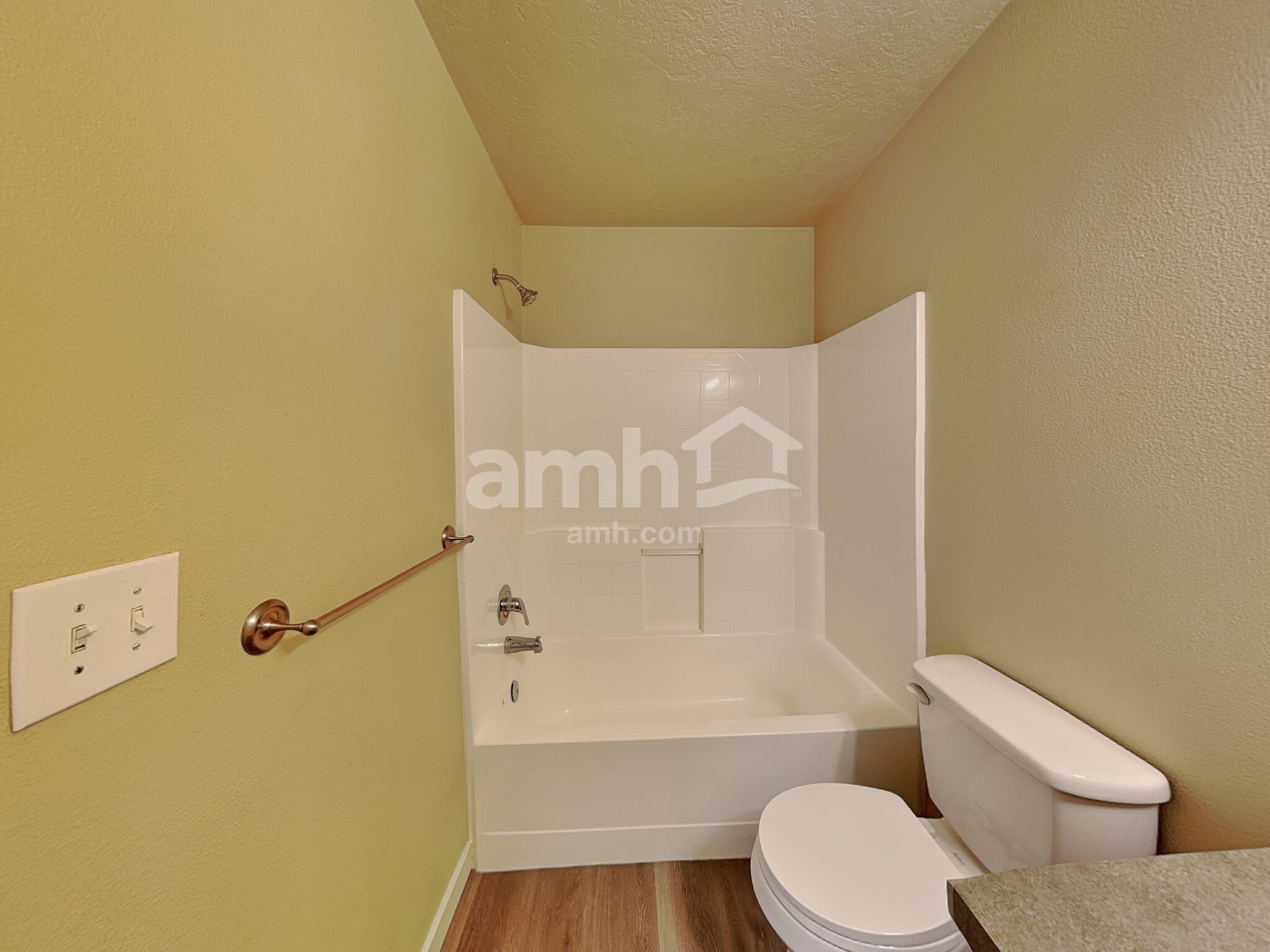 Building Photo - 19782 Amherst Ave