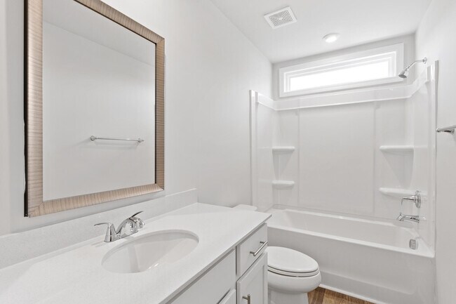 Building Photo - 644 Manitou Cir