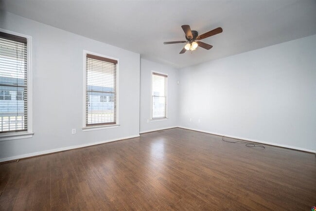Building Photo - 931 W Leigh St