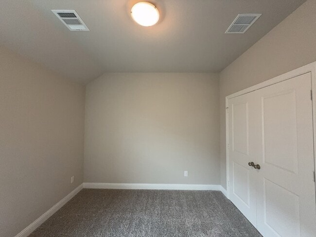 Building Photo - 612 Amenduni Ln