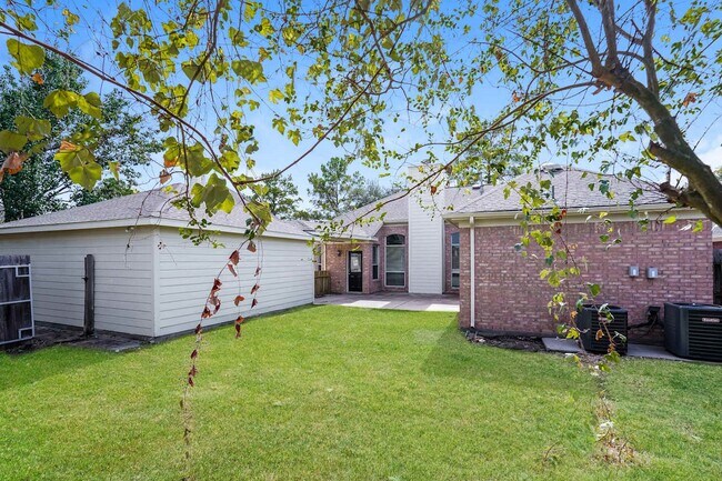 Building Photo - 12802 Magnolia Leaf St