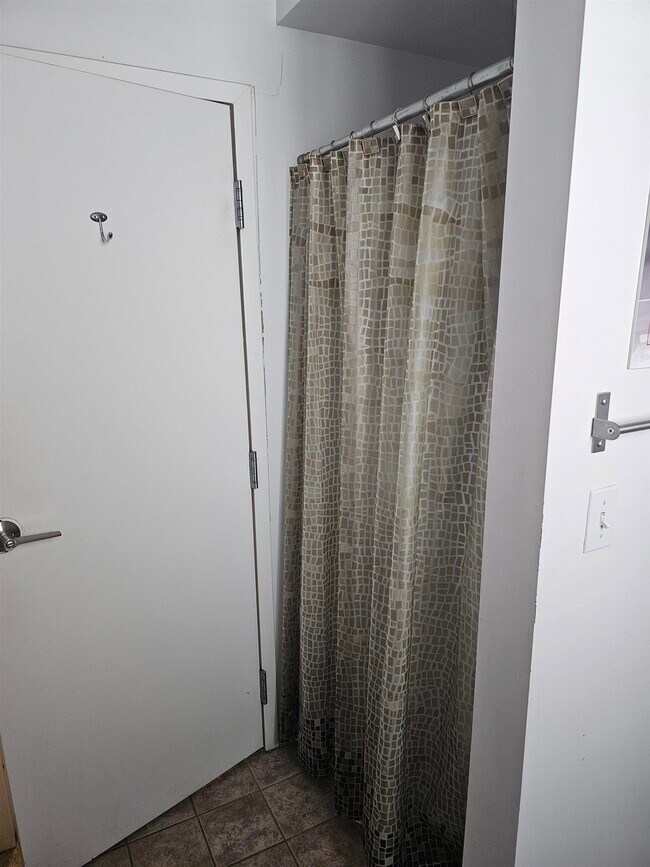 Building Photo - 148 71st St