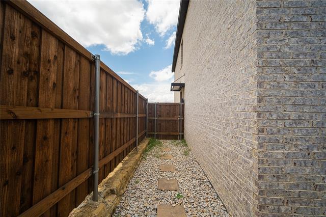 Building Photo - 2362 Usman Dr