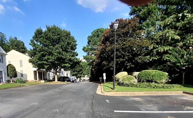 Building Photo - 2085 Whitestone Pl