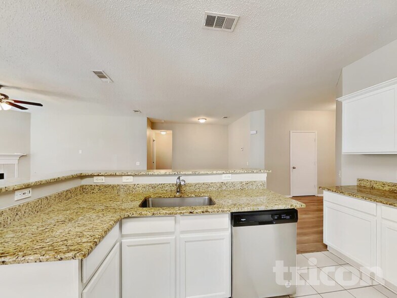 Building Photo - 7005 Bridlewood Dr