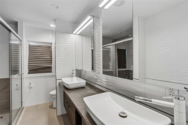 Building Photo - 31 Sutton Hill Ln