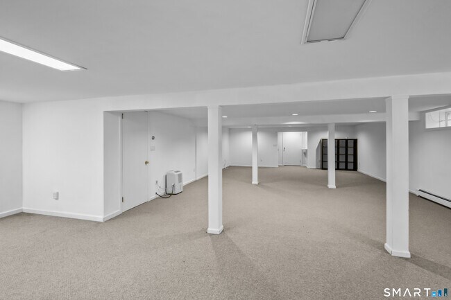 Building Photo - 59 Colony Rd