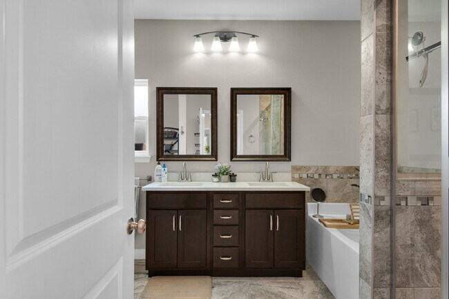 Building Photo - "Charming 3-Bed Home in Mary Esther with $200.00 Off First Full Month's Rent!"